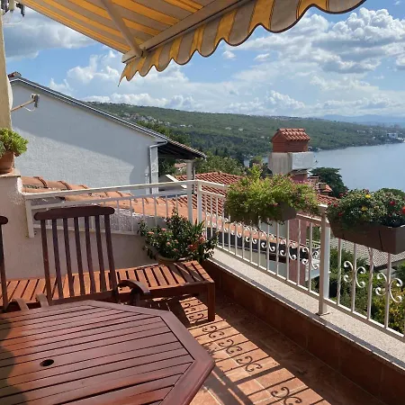 Panoramic Seaview Apartment, Renovated With New Aircons * Opatija