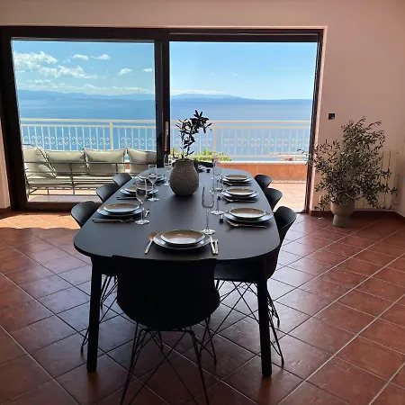 Panoramic Seaview Apartment, Renovated With New Aircons * Opatija