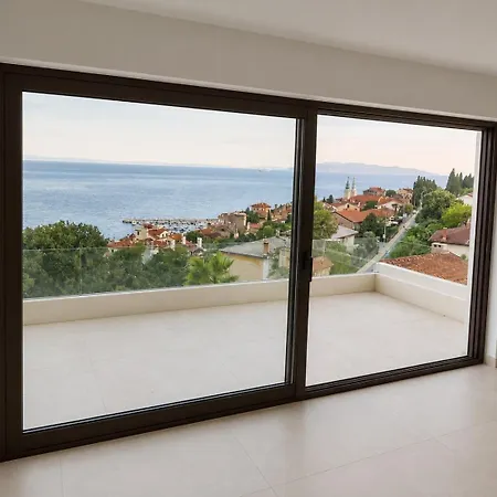 아파트 Panoramic Seaview Apartment, Renovated With New Aircons *