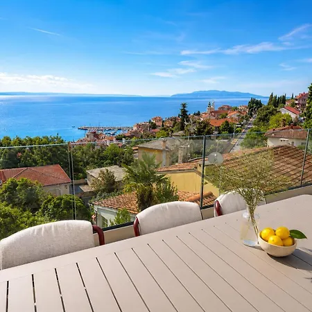 Panoramic Seaview Apartment, Completely Renovated Daire Opatija